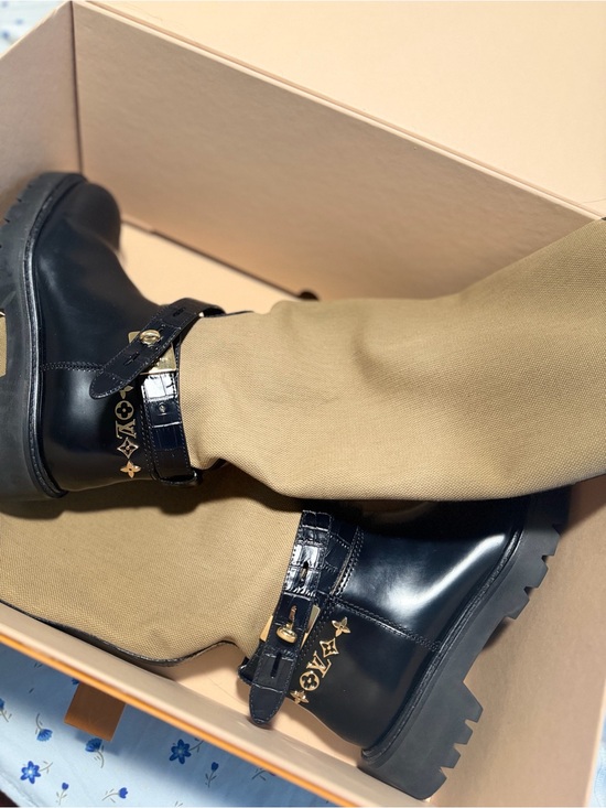 Louis Vuitton Shoes - Louis Vuitton Territory High Ranger boots